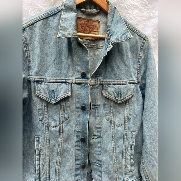 Levi's washed denim jacket - Picture 2 of 8